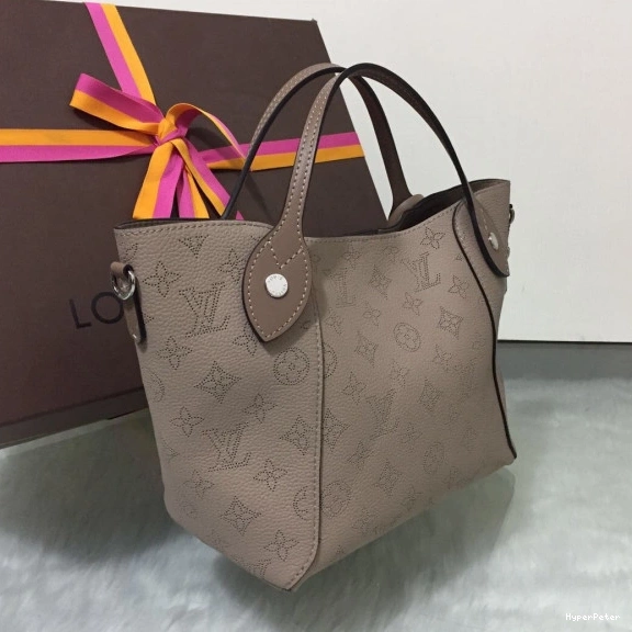 HINA VUITTON LOUIS PM 0823